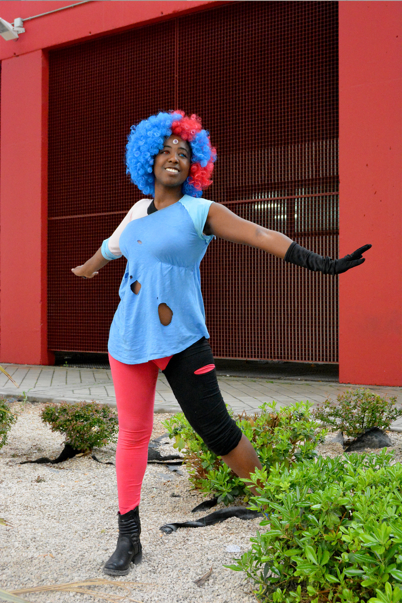 crystalgemcosplay:   My first time cosplaying as Garnet, I love the first fusion.