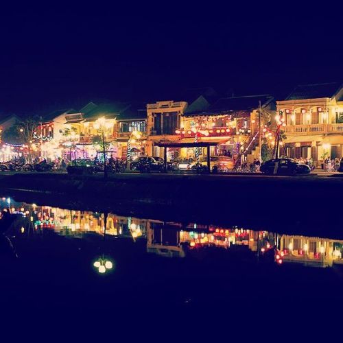 Hoi An Ancient Town by night Tag #Legendtravelgroup#hoianancientcity #hoian #Ancientcity #vietnam 