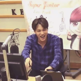 intokai: nini clapping like a baby he is