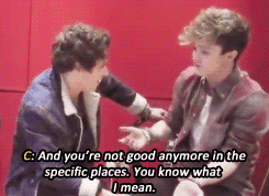 worshipthevamps:   Bronnor breaking up  I have decided to make this because it’s