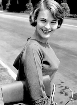 summers-in-hollywood:Jean Seberg, 1959. Photo