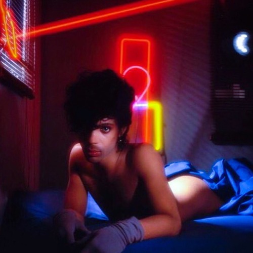 sleazeburger:RIP TO A NEON MYSTIC, PRINCE.Beautiful, mythical God of art and sex, a prime example of