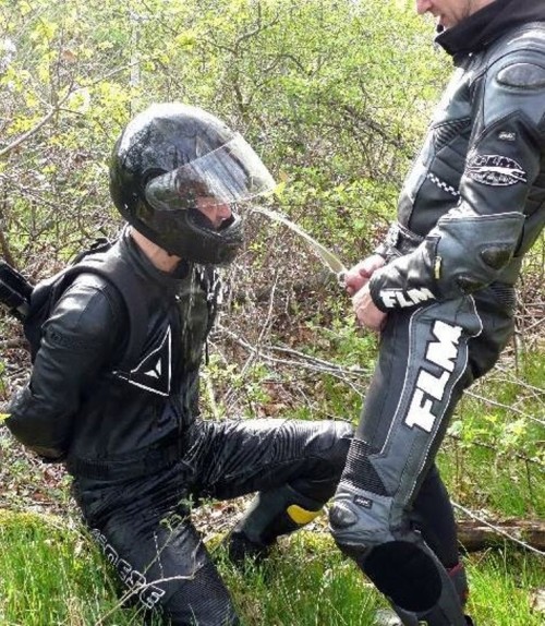 essexmuscle:  I wanna do this.  Any volunteers?  I’d love that