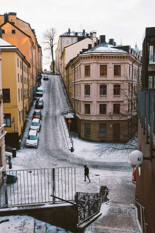 benngie: Getting lost on the icy cobblestone streets of Stockholm. 