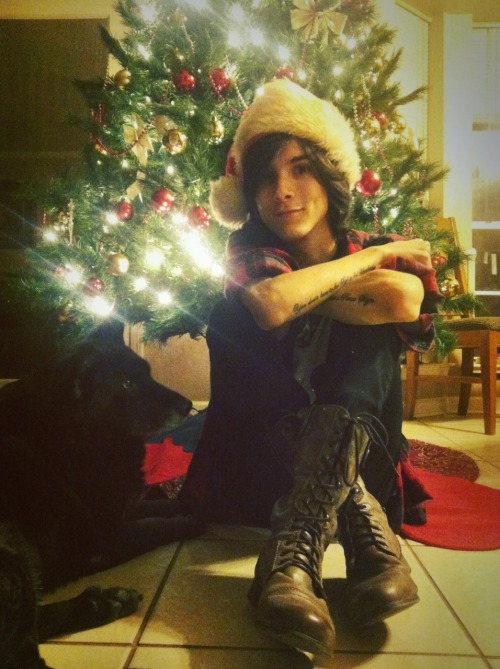 che131:  **Daily Lili**  My Lili and I workin hard on them christmas cards &gt;:} though she&rsq