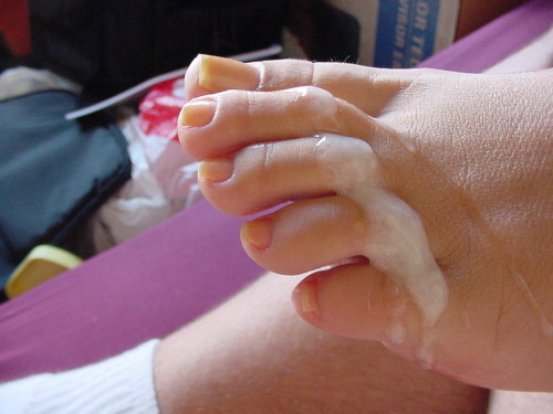 Cummy Toess adult photos