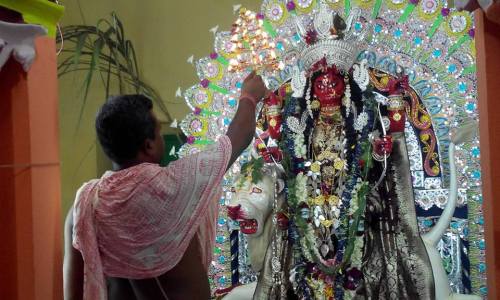 Worship of Goddess Jagadhatri, Karnataka, photo by Joyaditta Brahmacari