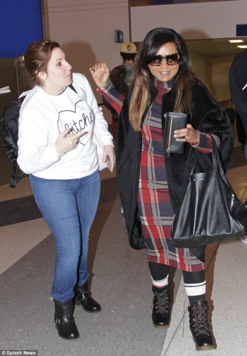 beckybloomwood-archived:  Mindy Kaling snubs rando stalker at the airport.  