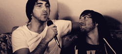 boys-in-bands-and-youtubers:  Jack’s just staring into his eyes adoringly &lt;3 