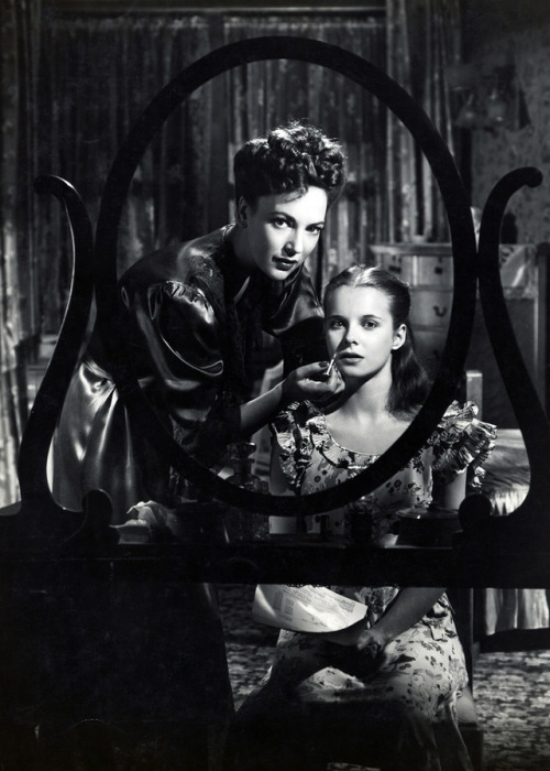 tcm: Mona Freeman and June Duprez in THAT BRENNAN GIRL (‘46) https://painted-face.com/