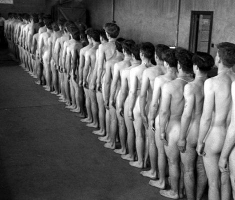 sexymenstraight:  Vintage soldiers - P2P1 - http://sexymenstraight.tumblr.com/post/148873534509P3
