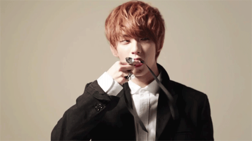 sayhunniee:  (╯°□°)╯︵ ┻━┻ 