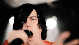 gwiyowos-deactivated20151216:  kick me 