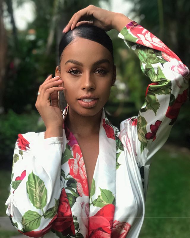 blackfashion2018:  Nakiita Johnson is pure beauty with her flowered gaze