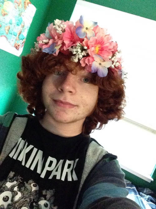 pretty-ginger-princess:  I saw a few people posting pictures of themselves and realized I have not done that yet on this site so here is me if you’ve ever been curious as to what I look like!   Beautiful! :D