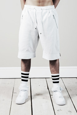 overdeauxis:  Shop White leather shorts here Follow Overdeauxis, The Streetfashion Bible! 