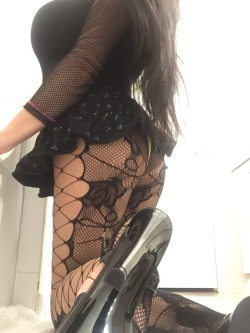 cockslutdoll:Pull my hair. and fuck your