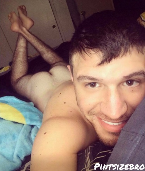 pintsizebro: brobuddies69: pintsizebro: Relaxing day!!!! ❤️ The ass I tap on the regular! I’m 