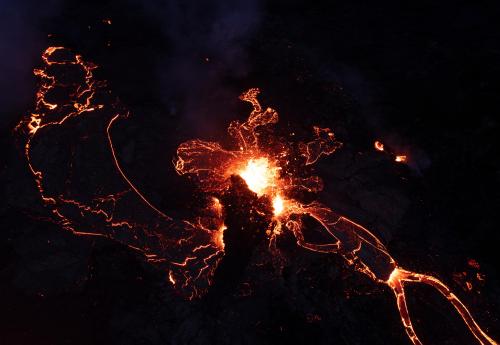 oneshotolive:  Earth cracking open - Fagradalsfjall, Iceland [OC] 5272x3640 📷: Signefotar 