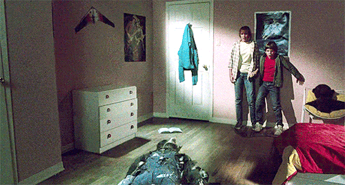 classichorrorblog:The GateDirected by Tibor Takács (1987)