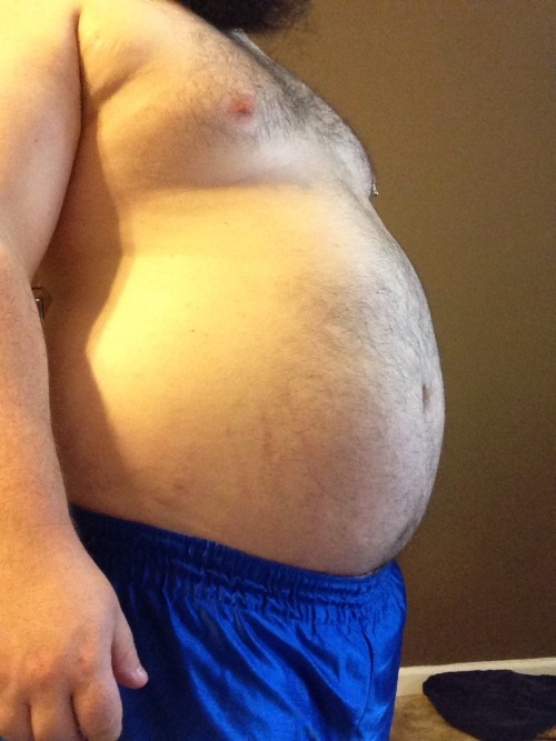 frontiercub:  Happy Tummy Tuesday. Took some outside and in bed…
