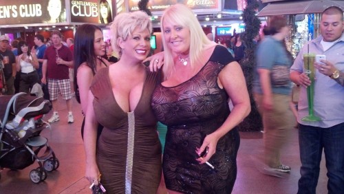 darkersideofthestone:  volumenformasfetiches:  http://volumenformasfetiches.tumblr.com/ Claudie Maria and Kayla Kleevage. Two mature Pornstar and extremely big tits; for the very fans to silicone.  The New Average