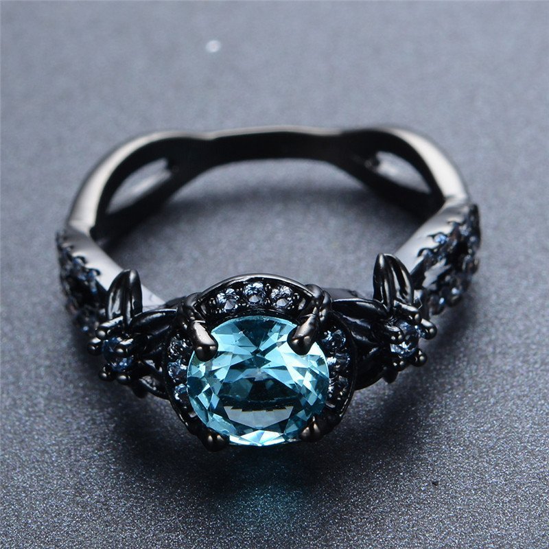 thebrokeboutique:  Ruby Red // Blue Saphire  