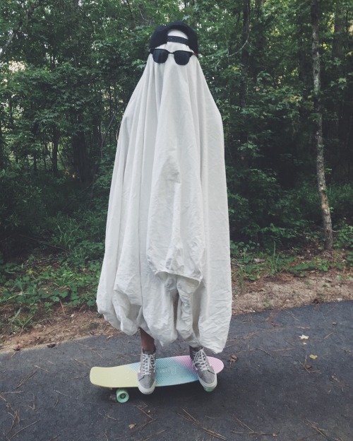 casualaffaire:Skateboarding ghost is back for the summer