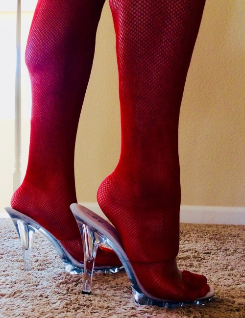 For all the feet and heels lovers.