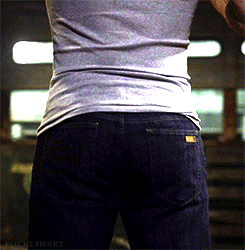 Derek Hale Fashion Meme: Dirty Grey Tank + Booty Jeans – 2.09