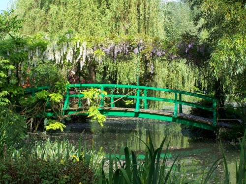 optional-adventure:  sixpenceee: Famous gardens of impressionist painter Claude Monet in Giverny, house, water garden and flower garden. This is the dream 