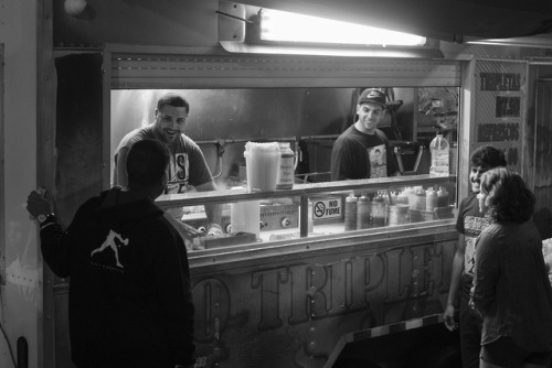 Catching a snack in Old San Juan