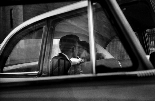 thereisnoforgetting:  Elliott Erwitt, USA. New York City, 1955. 