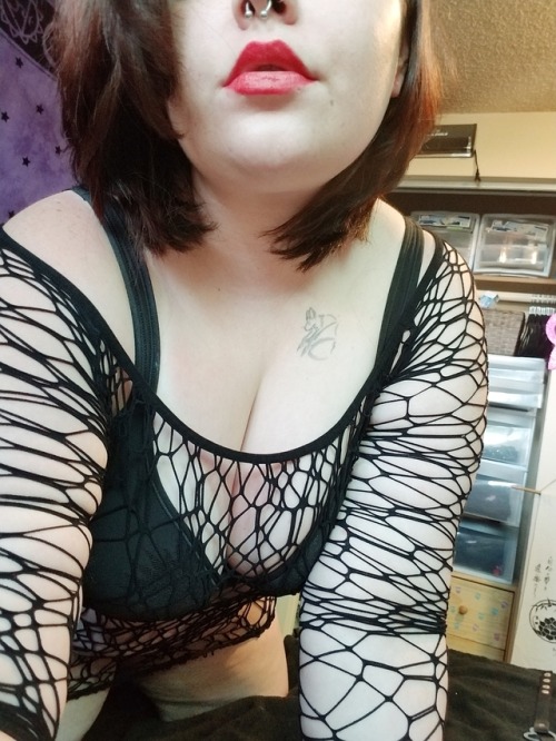 kiink:I feel weird in lipstick. 🤔 porn pictures