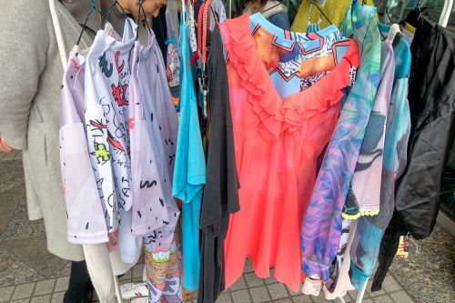 girlsmakegravesvintage:  tokyo-fashion:  Introducing Tokyo’s New Vintage Fashion Flea Market - Raw T