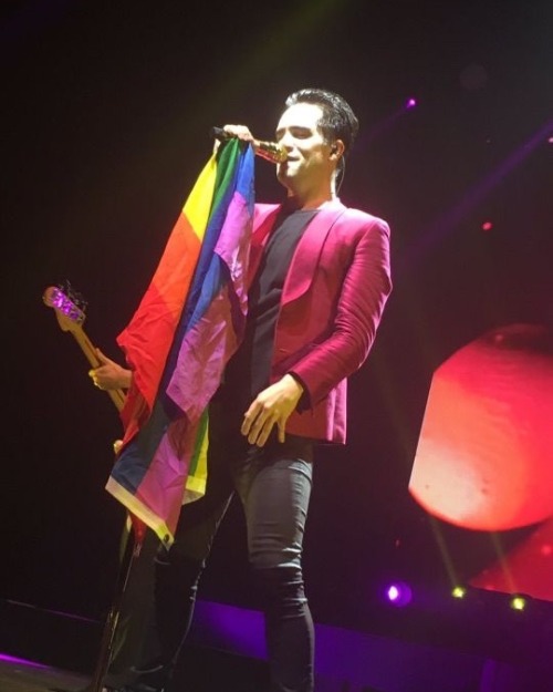 1-800-ryanross:love is not a choice❤️️‍