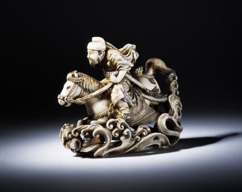 artmastered: Japanese ivory netsuke, V&amp;A Museum Netsuke are teeny-tiny sculptures 