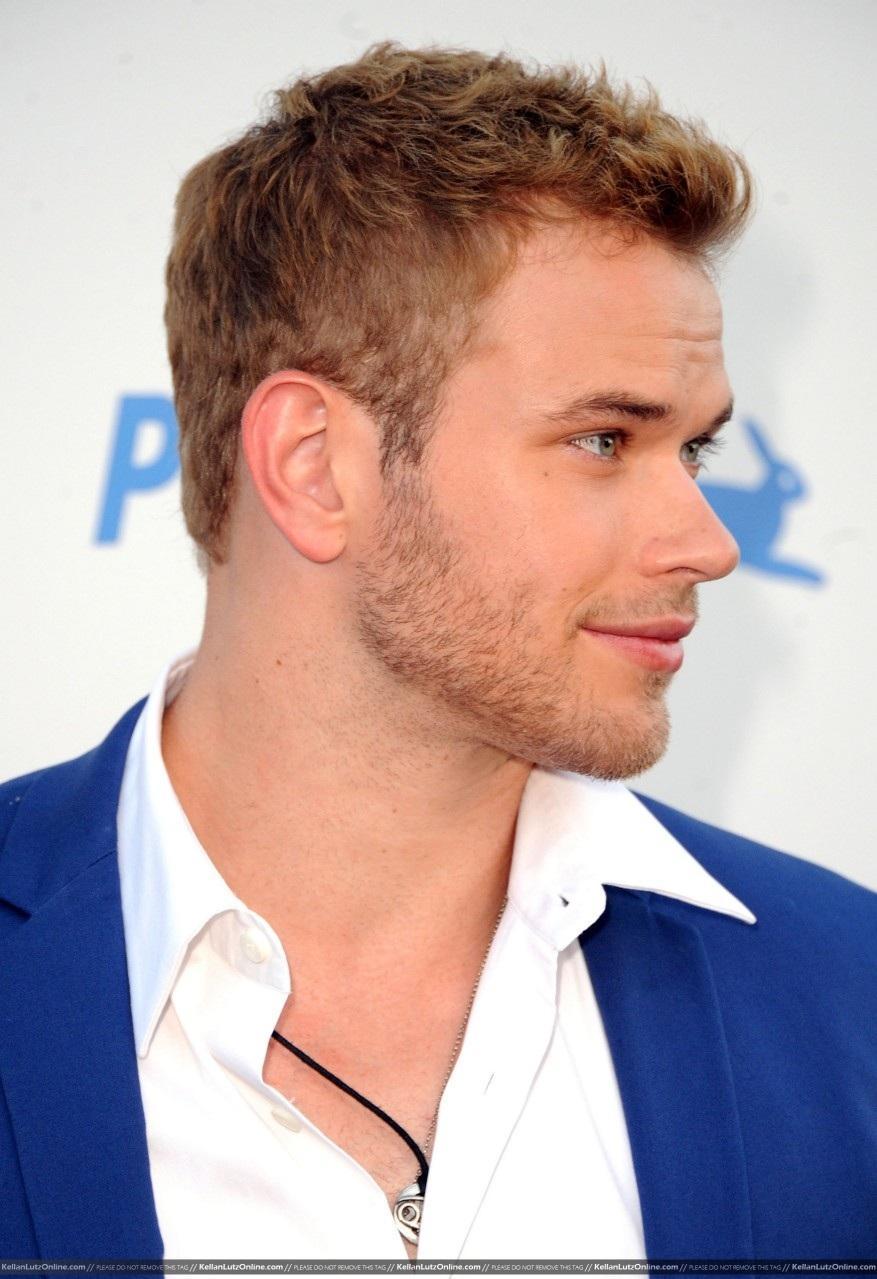 edsongg:  Kellan Lutz side face photo; he looks really handsome.   Holy shit, man!