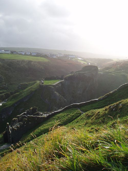 emeghration: Tintagel Castle, Cornwall, England. Legendary birthplace of King Arthur. 