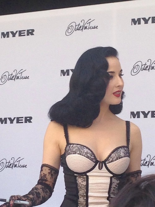 dita-fan: Dita Von Teese