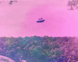 irlaliengf:  Ufos are my aesthetic: 1/6 