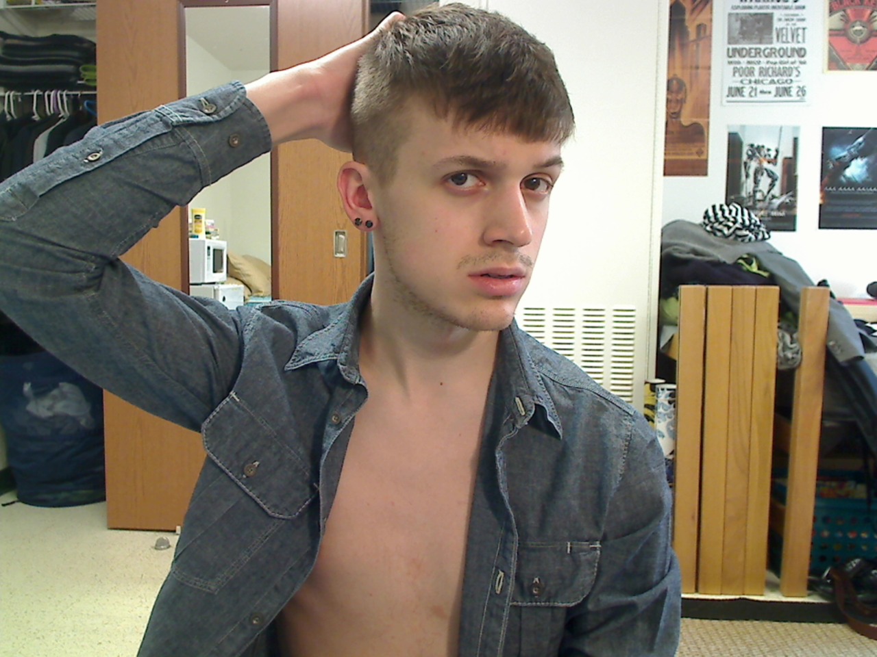 theyearofbecoming:  New haircut ! !