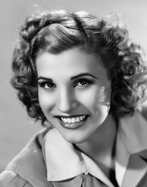R.I.P Patty Andrews (1918-2013) of the Andrews Sisters, unforgettable icons of the 1940&rsquo;s