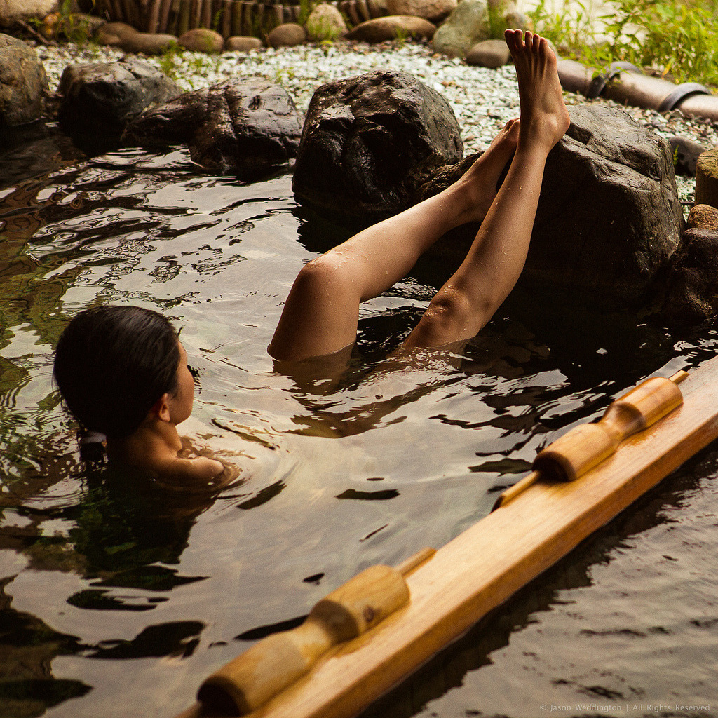 Japanese women in onsen, by Jason Weddington.