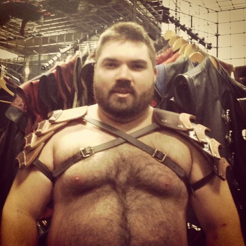 directorbear:  Bought some leather pauldrons in the #dragoncon vendor mart today 