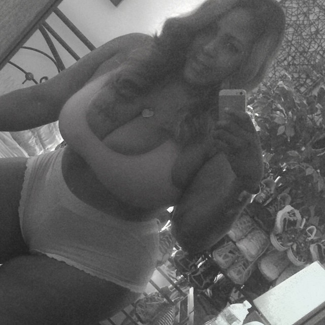 damnherassfat:  if this was my mom, i would have to get str8 A’s in school! i