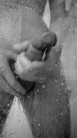 kiltypleasures:  Hotels and webcams are a dangerous combination.. 