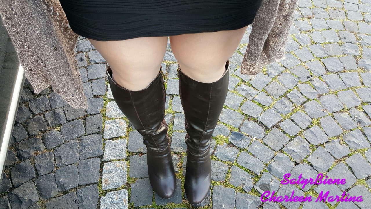 charleen-martina:  Ich war mal wieder auf langer Fahrt und hatte ein paar Selfies