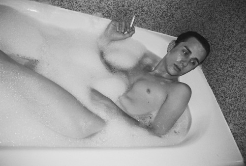 americasfinestkids:  ~ Motel Series ~ Here’s another photo-set from Dylan’s weekend with me here in San Diego, California 2010
