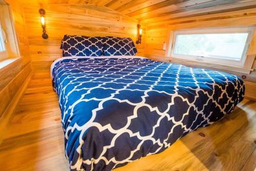 tiny-house-town:  A new custom home from Mitchcraft Tiny Homes (more photos here!)